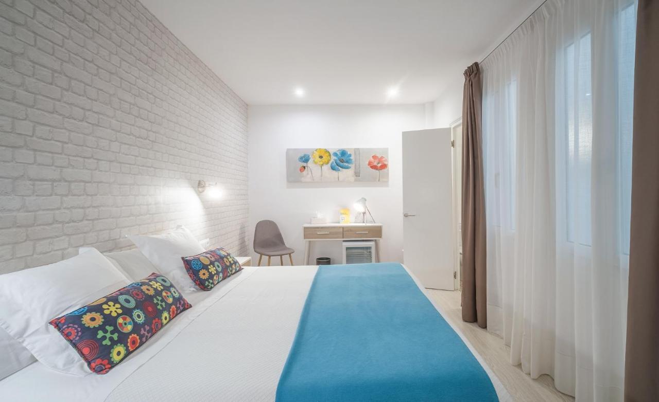 Hostal Menurka 시우타데야 외부 사진