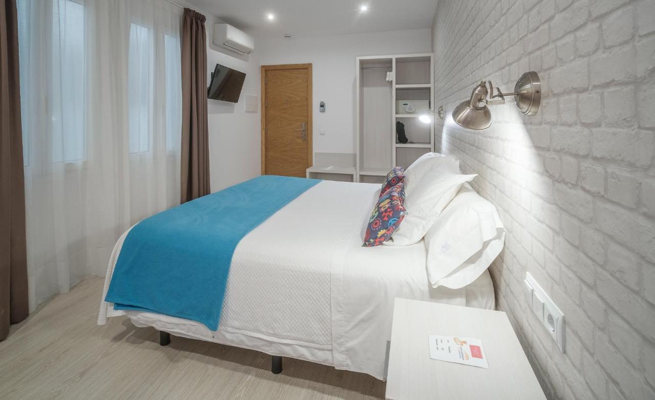 Hostal Menurka 시우타데야 외부 사진
