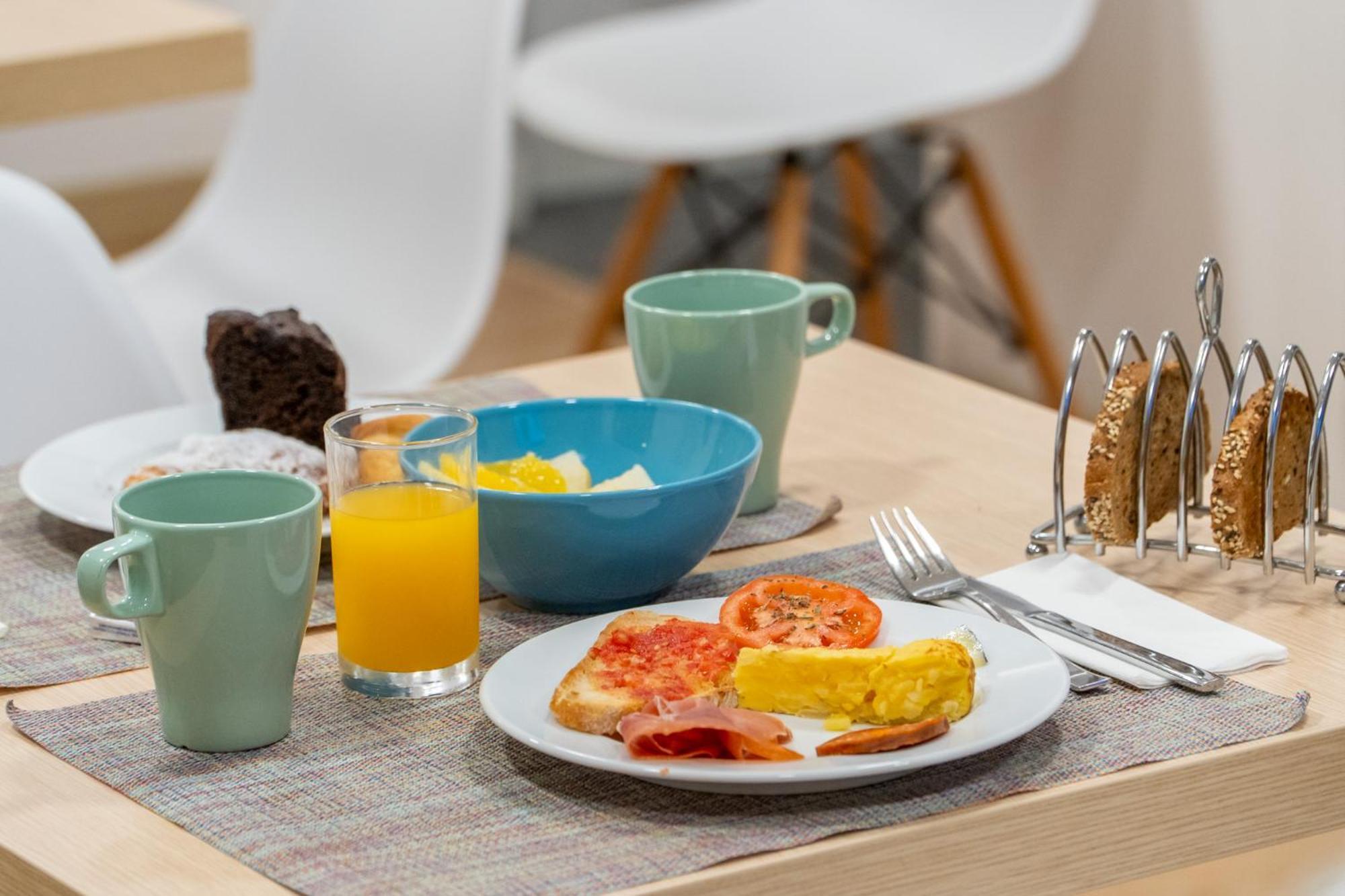 Hostal Menurka 시우타데야 외부 사진