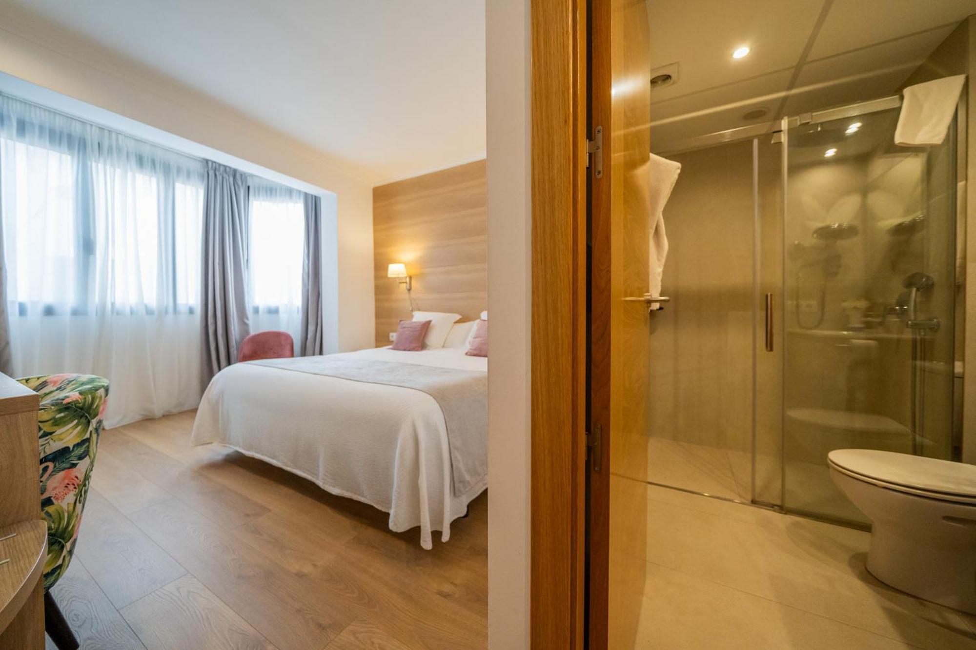 Hostal Menurka 시우타데야 외부 사진