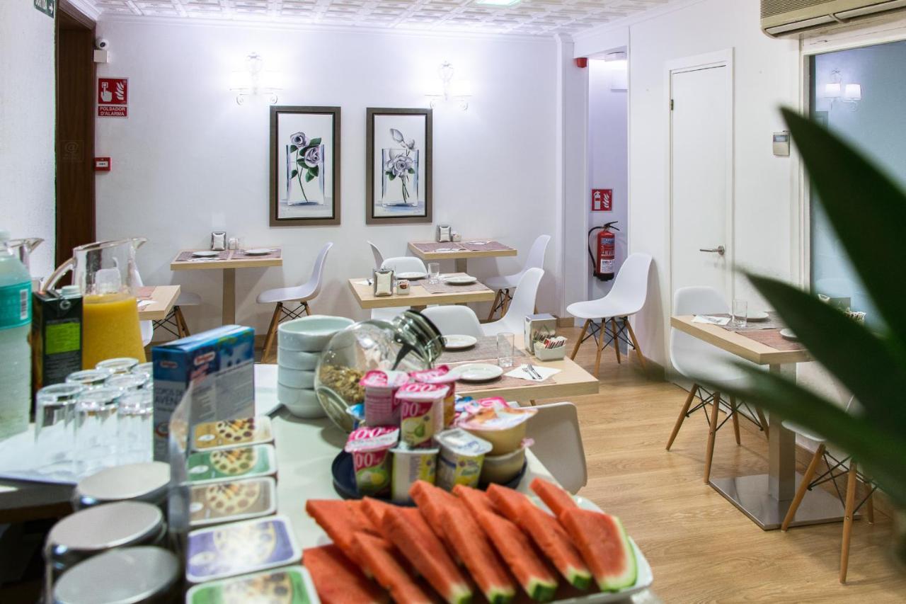 Hostal Menurka 시우타데야 외부 사진